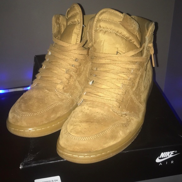 Air Jordan 1 “Wheat”.